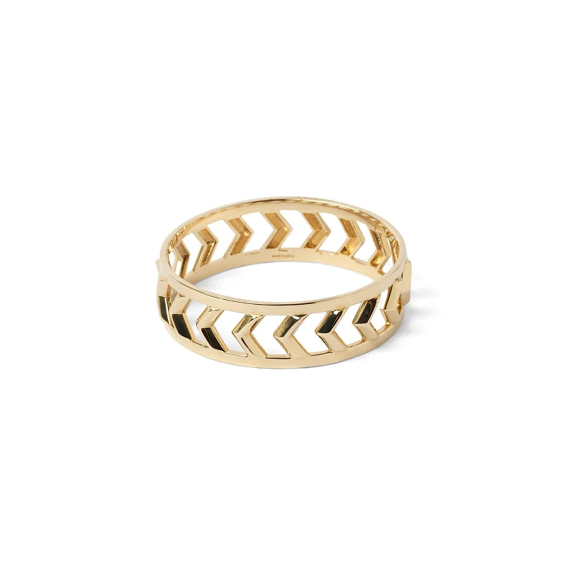 bracelets for trendy women -Medium Chevrons Bracelet in Gold