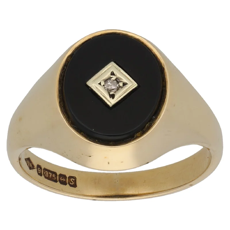 ladies engagement rings with moonstone -9ct Gold Onyx & 0.01ct Diamond Patterned Signet Ring Size S