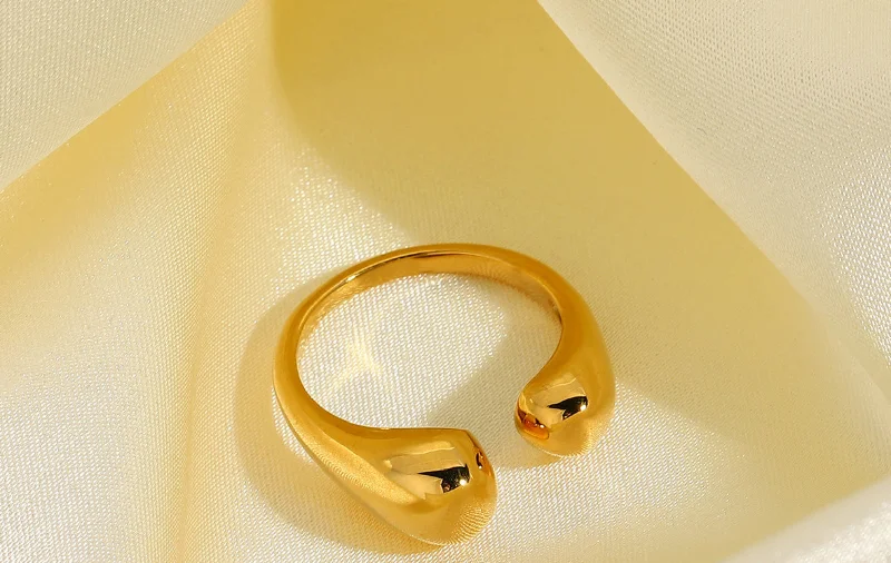 ladies rings small size -Retro Polished Gold-plated Stainless Steel Ring